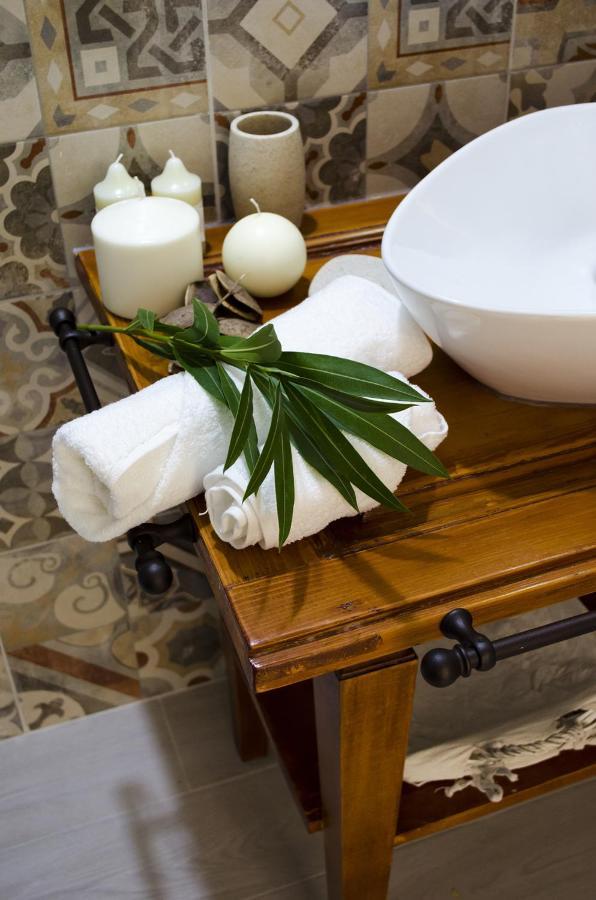 Ingrosso House Bed & Breakfast เลชเช ภายนอก รูปภาพ