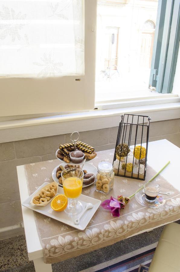 Ingrosso House Bed & Breakfast เลชเช ภายนอก รูปภาพ