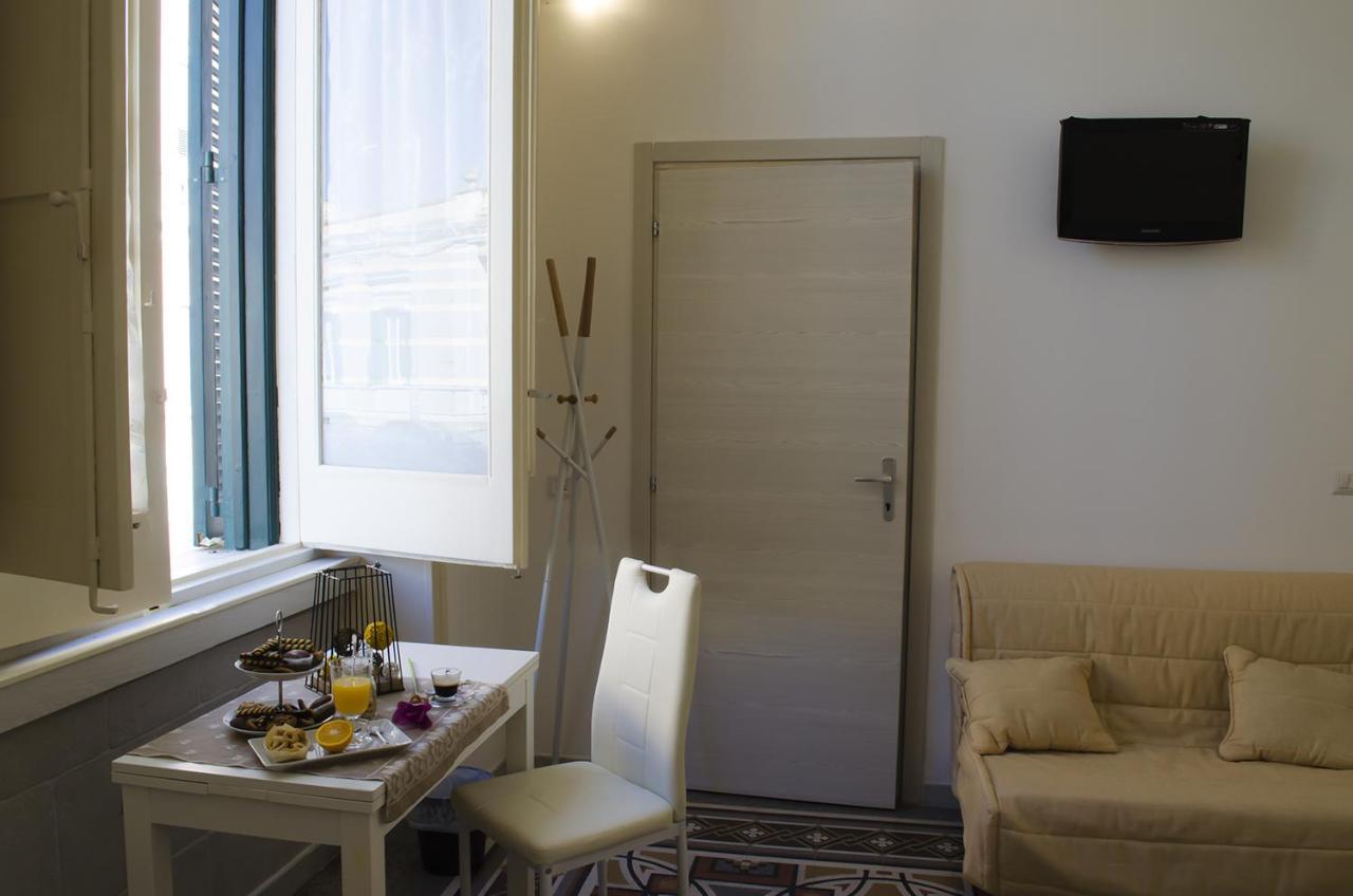Ingrosso House Bed & Breakfast เลชเช ภายนอก รูปภาพ