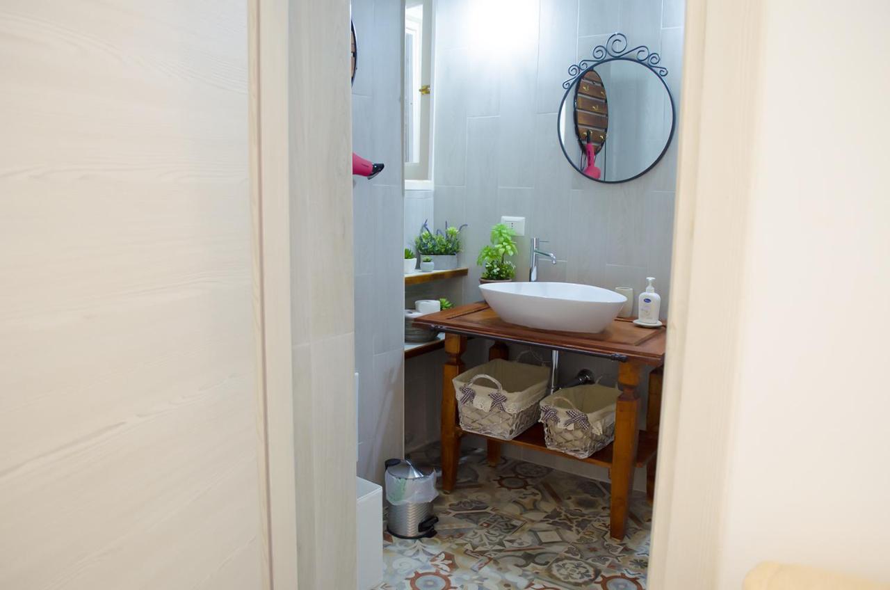 Ingrosso House Bed & Breakfast เลชเช ภายนอก รูปภาพ