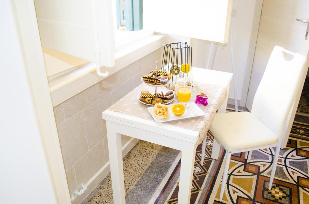 Ingrosso House Bed & Breakfast เลชเช ภายนอก รูปภาพ