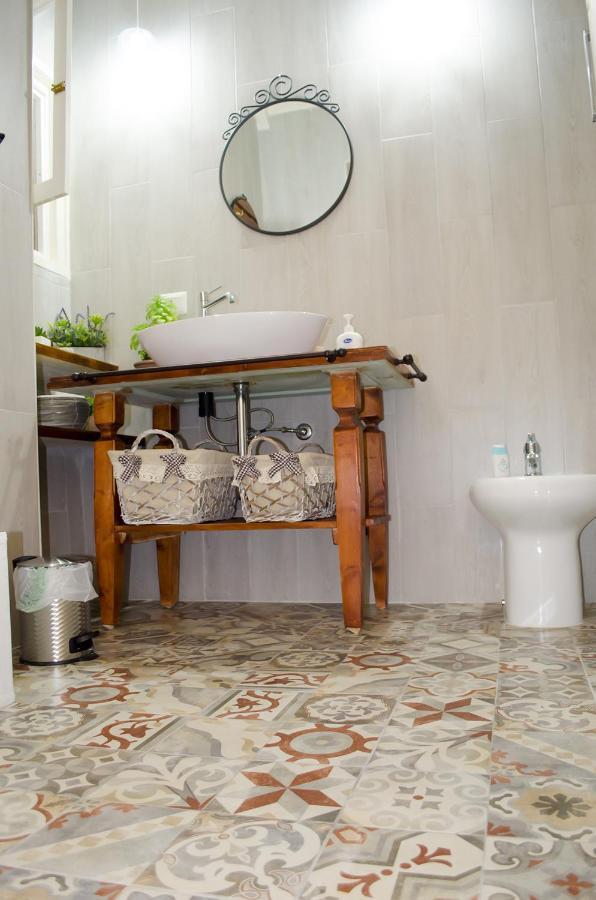Ingrosso House Bed & Breakfast เลชเช ภายนอก รูปภาพ