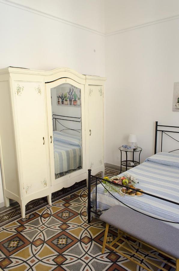 Ingrosso House Bed & Breakfast เลชเช ภายนอก รูปภาพ