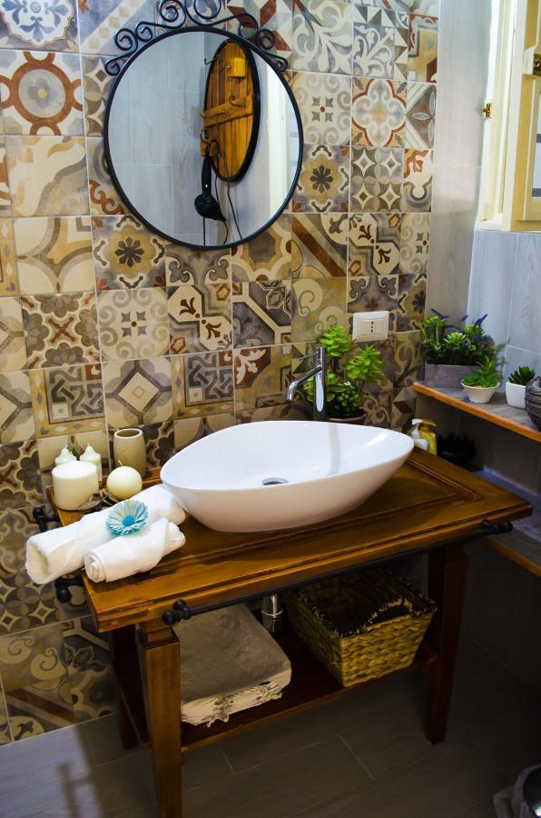 Ingrosso House Bed & Breakfast เลชเช ภายนอก รูปภาพ